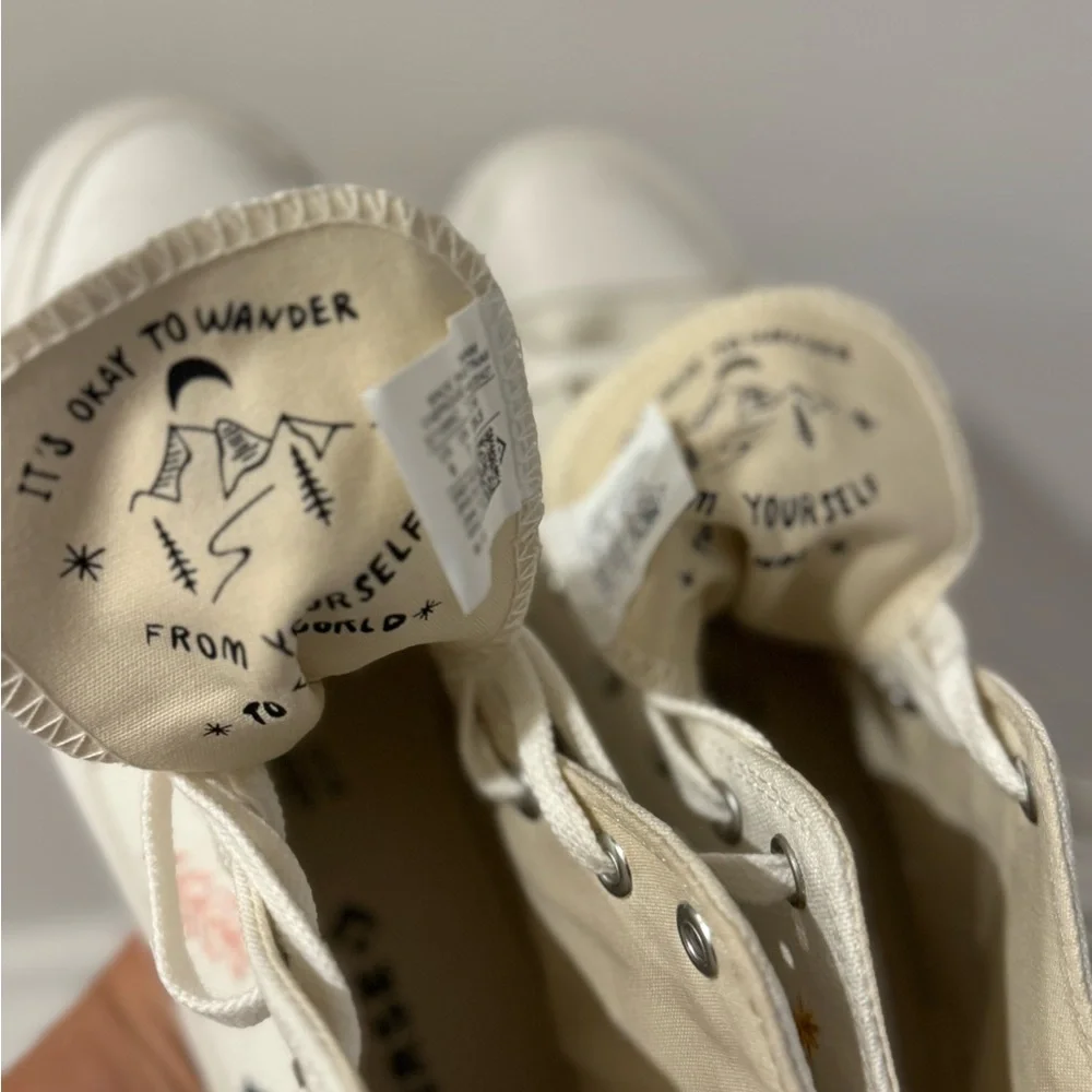 Converse Chuck Taylor All Star Lift Platform 'It's Okay To Wonder' Size 9